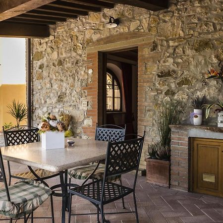 סנטה לוצ'ה Agriturismo La Ghiraia מראה חיצוני תמונה