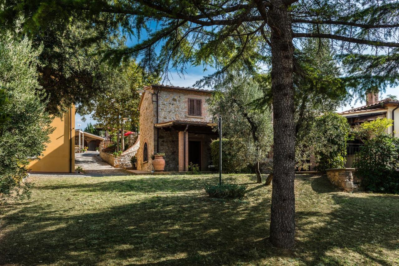 סנטה לוצ'ה Agriturismo La Ghiraia מראה חיצוני תמונה