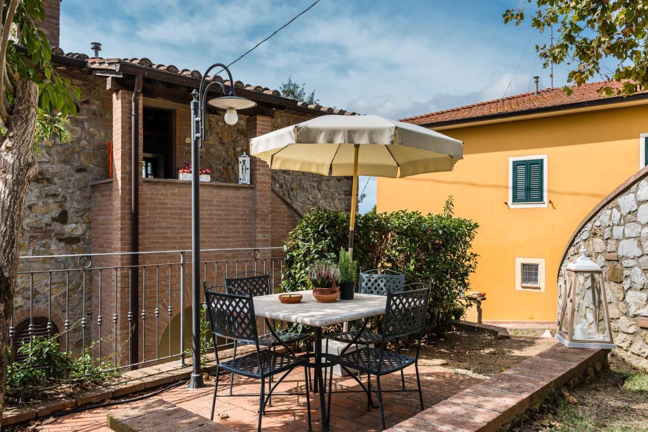 סנטה לוצ'ה Agriturismo La Ghiraia מראה חיצוני תמונה