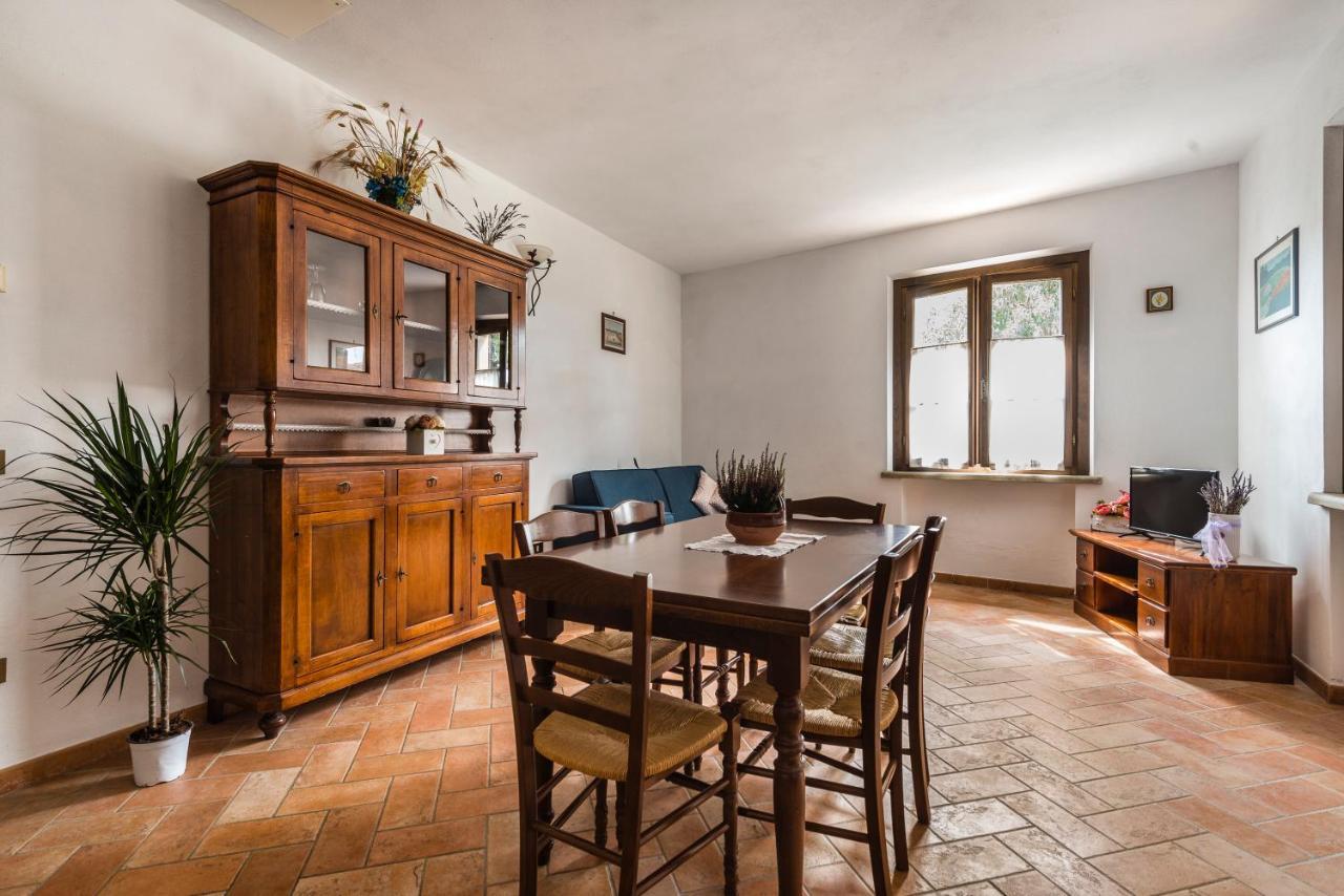 סנטה לוצ'ה Agriturismo La Ghiraia מראה חיצוני תמונה