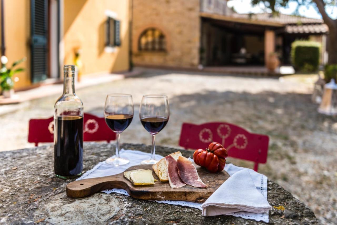 סנטה לוצ'ה Agriturismo La Ghiraia מראה חיצוני תמונה