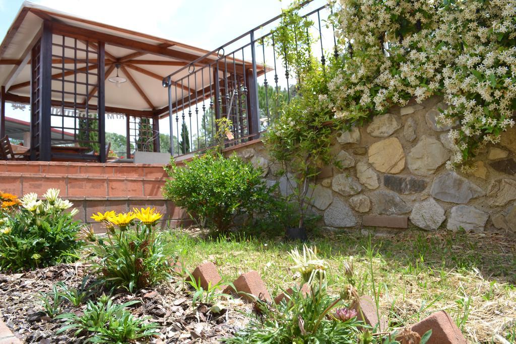סנטה לוצ'ה Agriturismo La Ghiraia מראה חיצוני תמונה